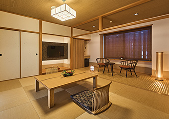 With a cypress bath Naramachi atmosphere Japanese-style room of 15-tatami mat size