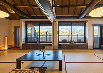 With open-air bath Japanese-style room of 18-tatami mat size with an open-air bath and a view of the World Heritage Site