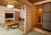 Naramachi atmosphere Japanese-style room of 15-tatami mat size (with a cypress bath)