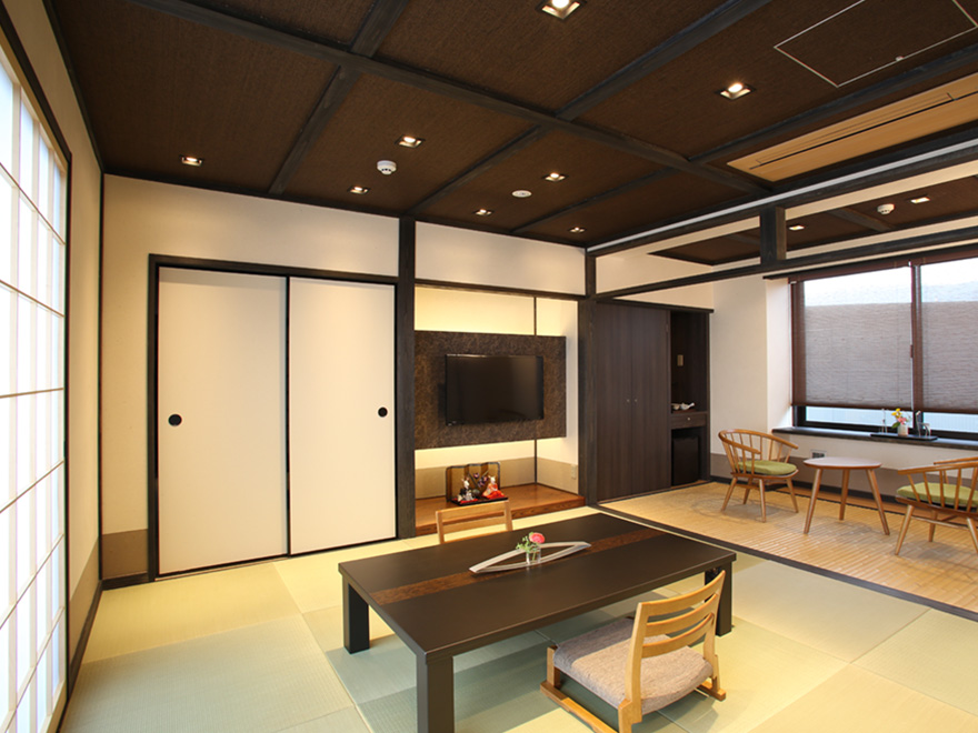 Naramachi atmosphere Japanese-style room of 14-tatami mat size (with an open-air bath)