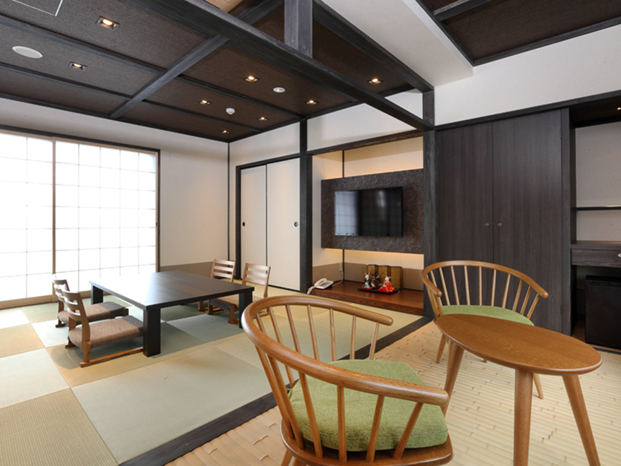 Naramachi atmosphere Japanese-style room of 14-tatami mat size (with an open-air bath)