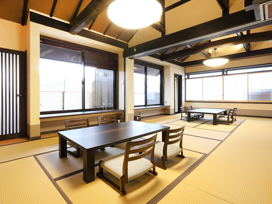 Special room on the top floor of 18-tatami mat size (with an open-air bath)