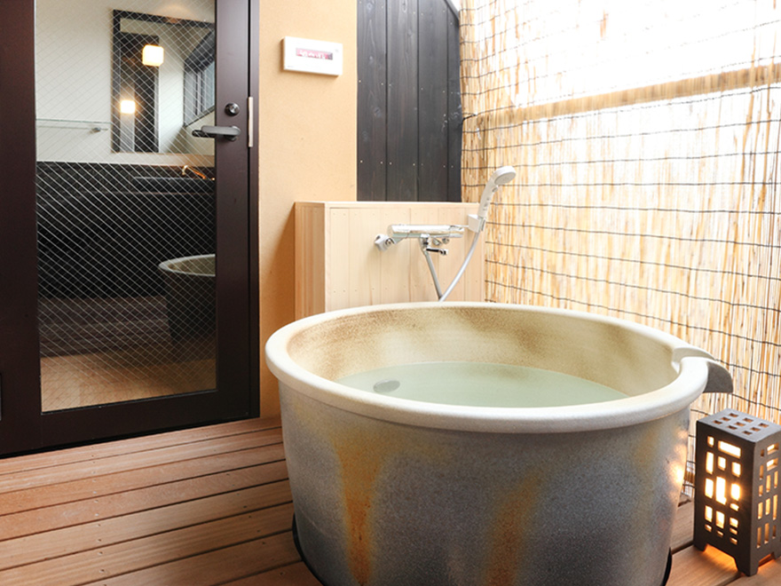 Special room on the top floor of 18-tatami mat size (with an open-air bath)