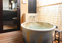 Special room on the top floor of 18-tatami mat size (with an open-air bath)