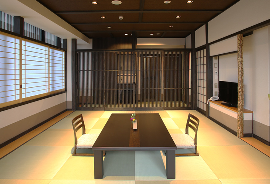 Naramachi atmosphere Japanese-style room of 13-tatami mat size (with a cypress bath)