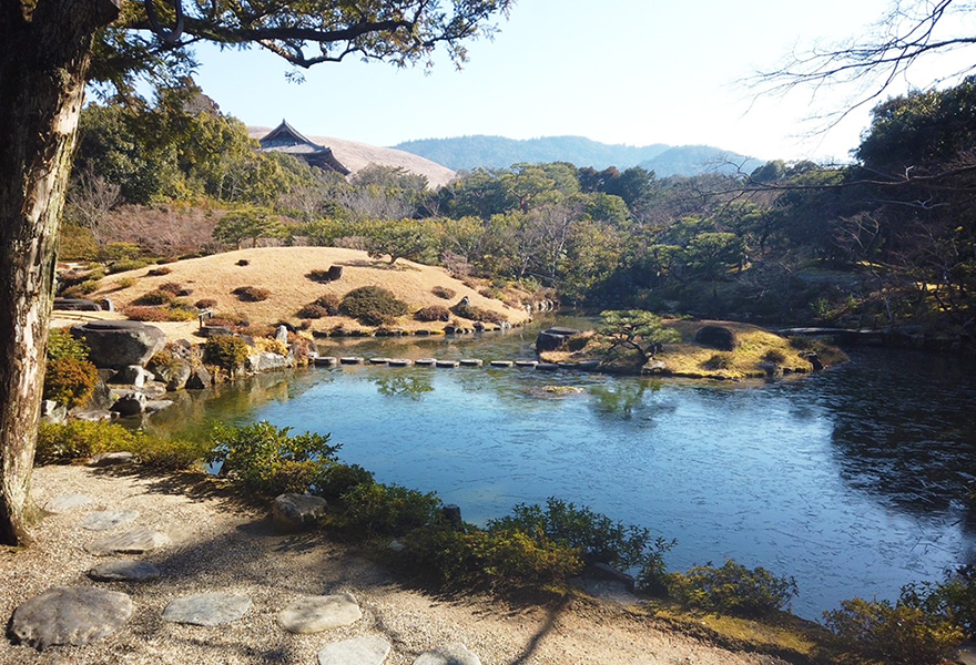 依水園